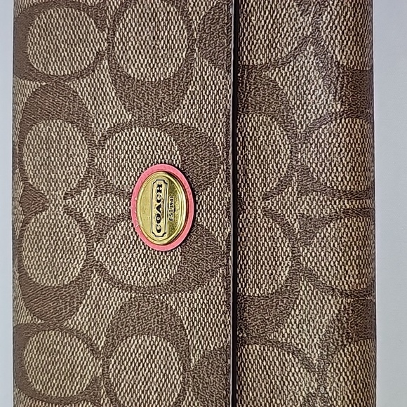 COACH ▪︎ SIGNATURE CHECKBOOK WALLET ▪︎ PEYTON - Picture 2 of 12